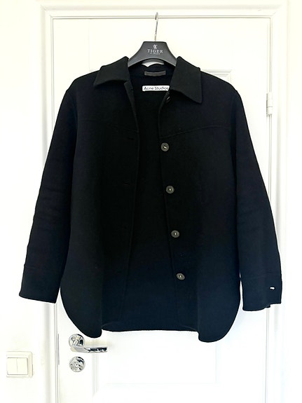 Acne Studios musta villakangastakki koko 36