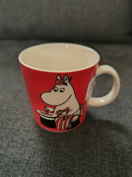 Uusi Muumimamma ja marjat -muumimuki