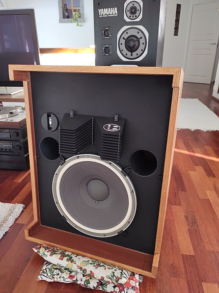 JBL 4320/4330 studio monitor