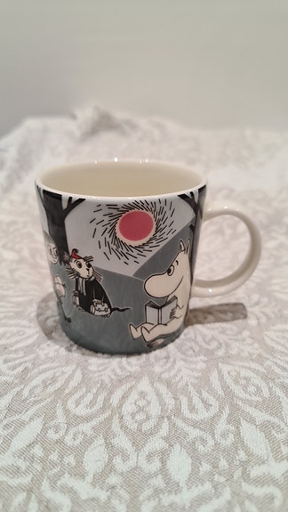 "Seikkailu muutto" muumimuki (uusi ja virheetön)