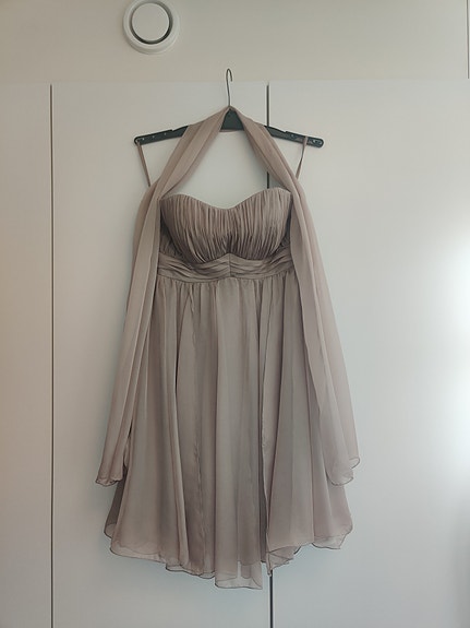 Beige juhlamekko