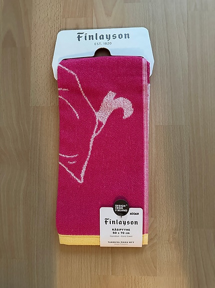 Muumi tanssiva Pikku Myy käsipyyhe