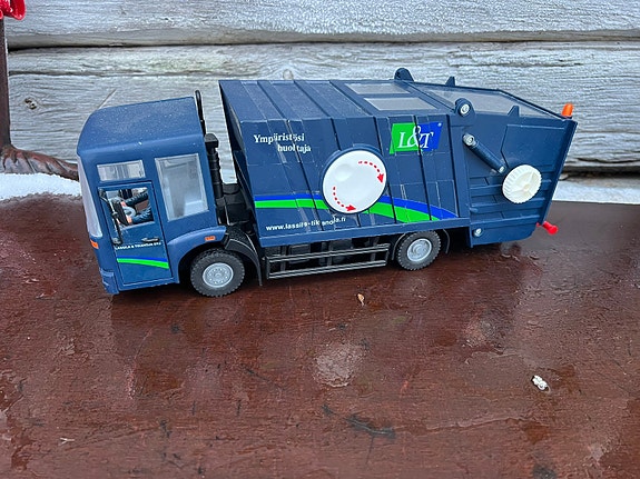 Roska-auto