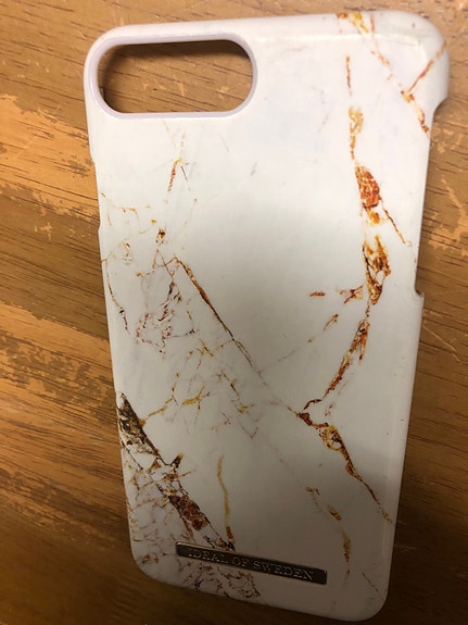 iPhone 8+ suojakuori