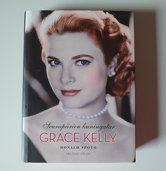 Grace Kelly, Seurapiirien kuningatar