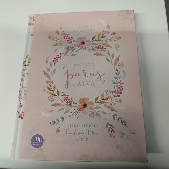 Kirja Vuoden paras päivä