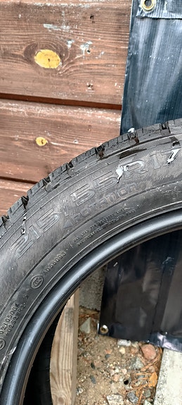 Kitkarengas, Nokian R3 215/55/17