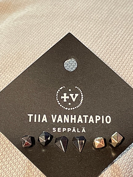 Tiia Vanhatapio korvikset 3 paria