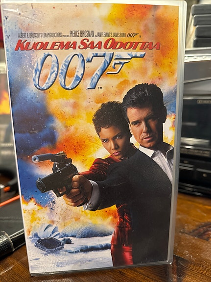Kuolema saa odottaa VHS