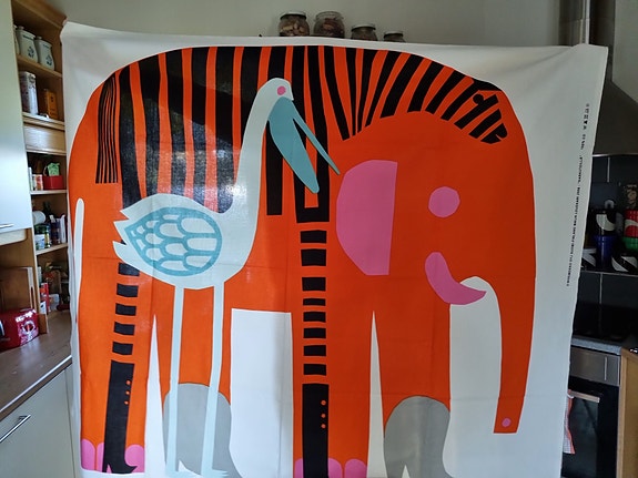 Marimekko Maija Louekari Karkuteillä kangas (2008)