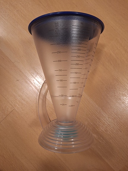 Tupperware mittakannu