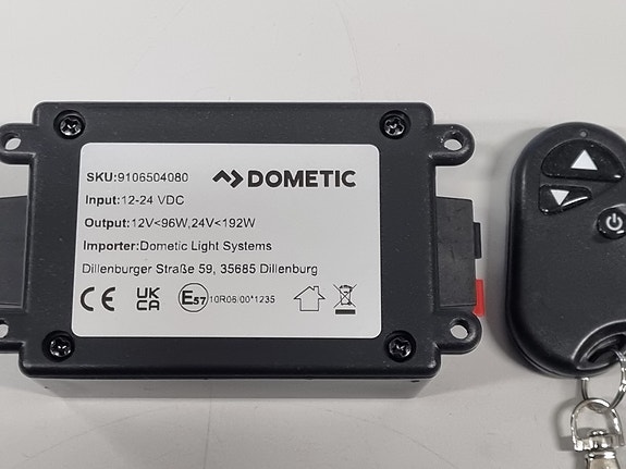 LED-valon säädin/himmennin kaukosäätimellä DOMETIC