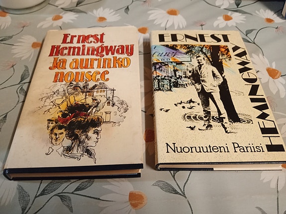 Ernest Hemingway ja Aurinko nousee, Nuoruuden Pariisi