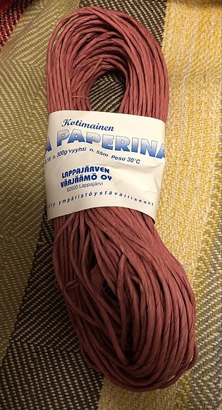 Lappajärven värjäämön paperinarua vyyhti