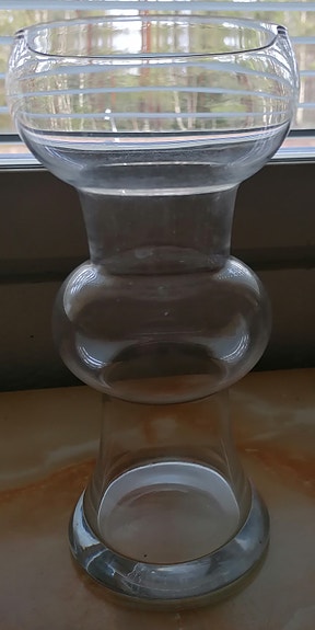 Kielo lasimaljakko