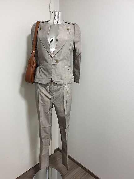 Product image 1 of 10