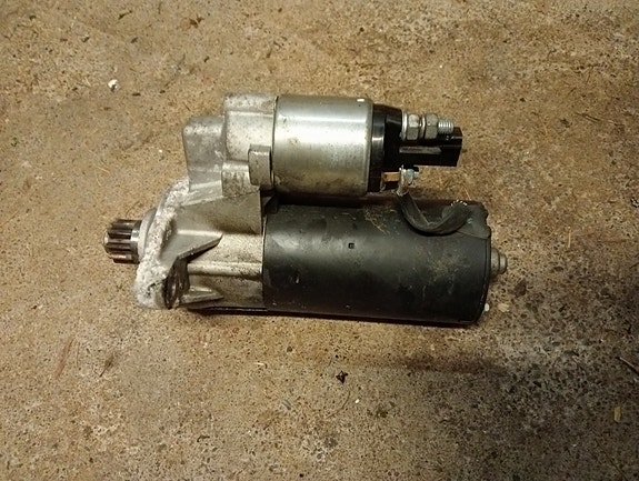 VW Touran starttimoottori