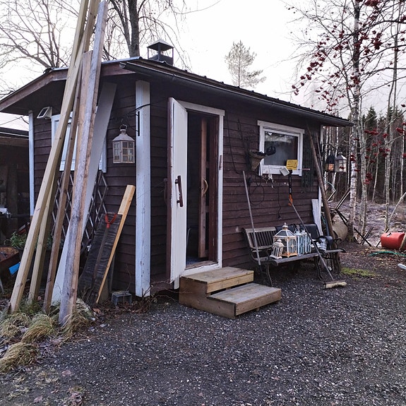 Myytävänä jalas sauna.