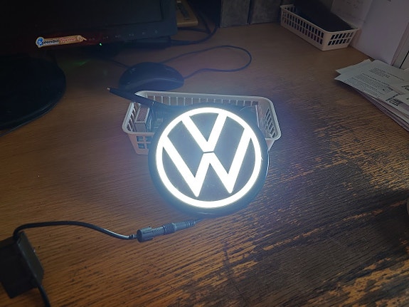 Valaistu VW logo, Golf 8