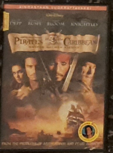 Pirates of the caribbean mustan helmen kirous dvd