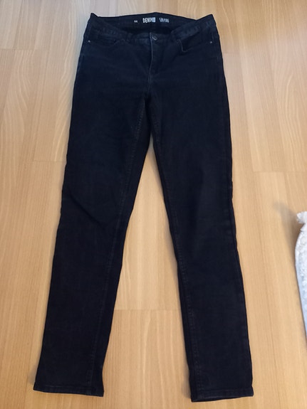 Naisten mustat farkut 44
