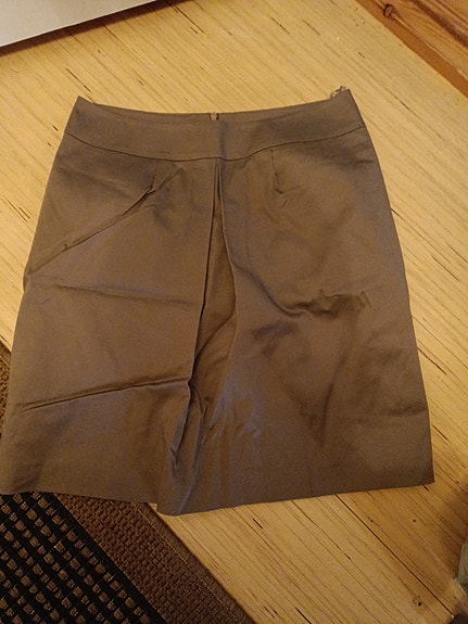 Uusi ruskea hame 38