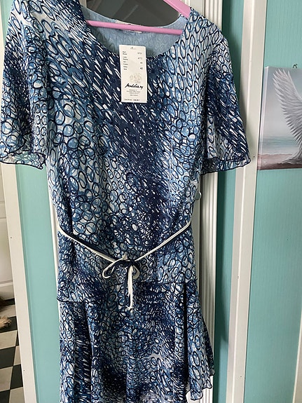 Product image 1 of 6