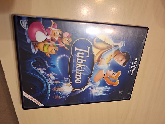 Tuhkimo dvd