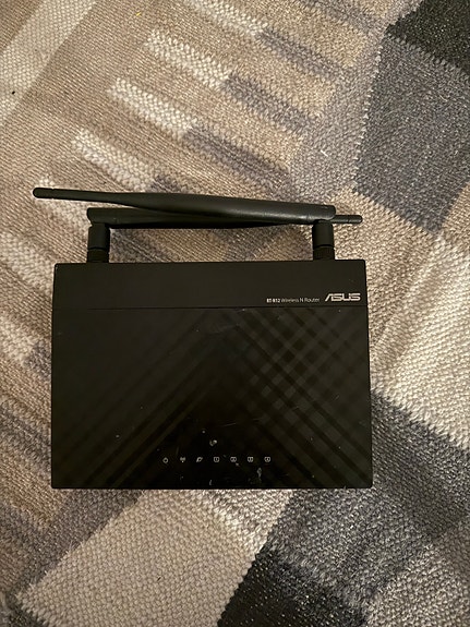 ASUS RT-N12 reititin