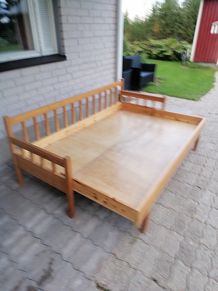 Myydään vuodesohva