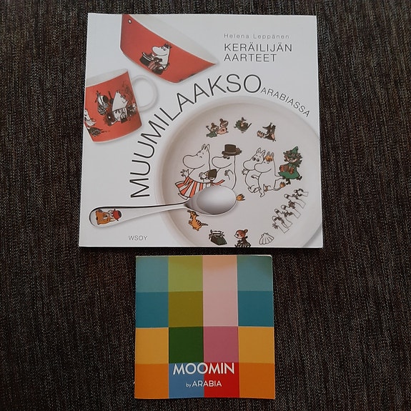 Keräilijän aarteet Muumilaakso Arabiassa sekä Moomin by Arabia vihko