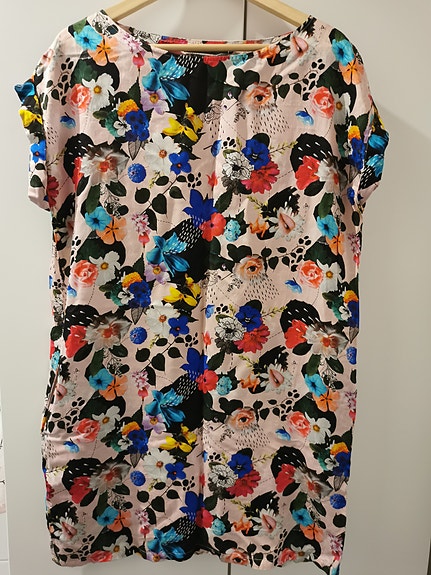 Uhana Design mekko M