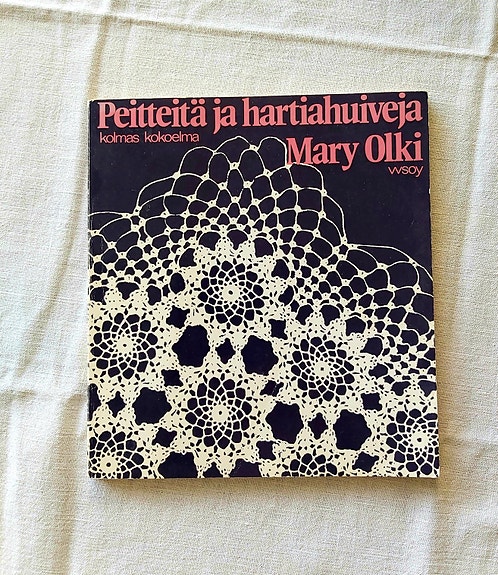 Mary Olki Peitteitä ja hartiahuiveja