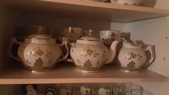 Venäläinen astiasto.(Dmitrovski)