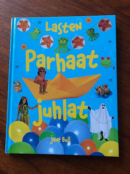 Lasten parhaat juhlat kirja