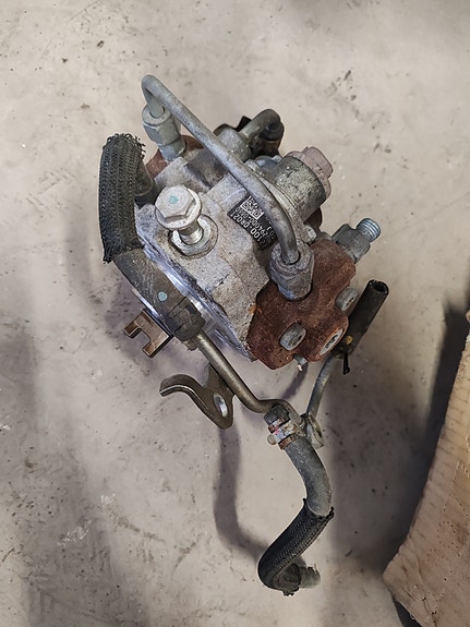 Toyota d4d 2.2 korkeapainepumppu