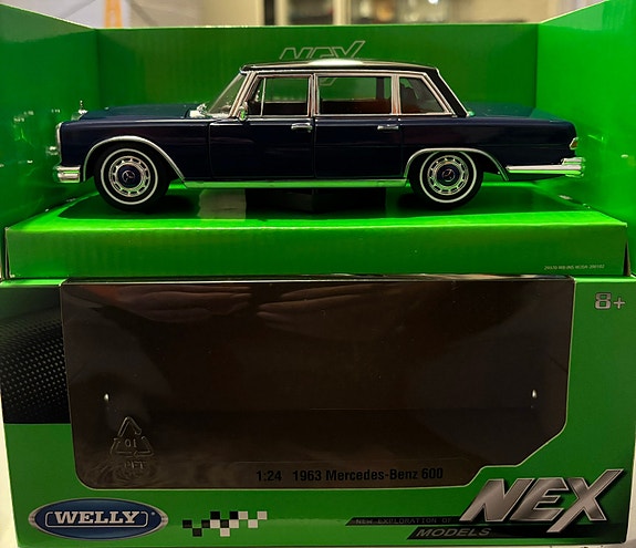 1/24 pienoismalli Mercedes-Benz 600 Pulman 1963