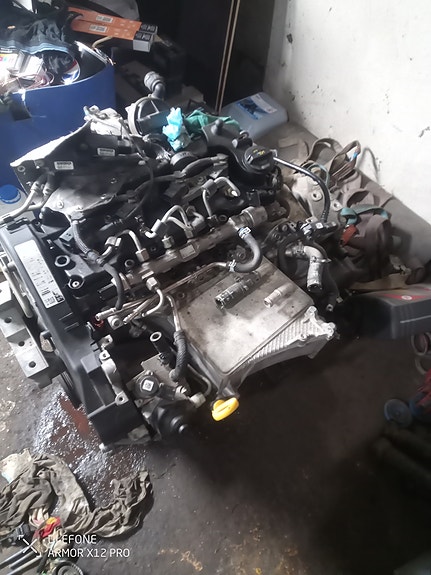 VW Caddy osia