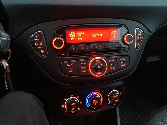 Corsa e v.-14-19. Opelin autoradio cd soitin.