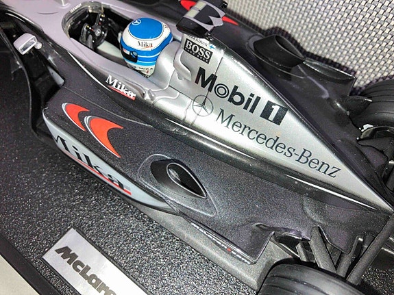 Hot Wheels 1:18 MP4-16 Mika Hakkinen .mr Hot Wheels 1:18 MP4-16