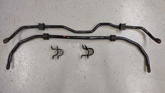 Toyota GR Yaris 2020-2023 Race paketin OEM kallistuksenvakaajat etu/taka