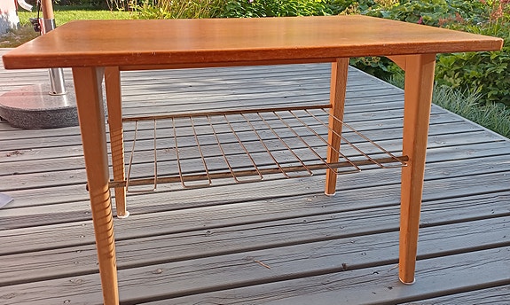 Tiikkipöytä pieni, puhelinpöytä, yöpöytä , vintage