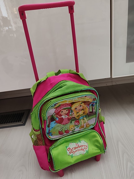 Mansikka Marja vetolaukku
