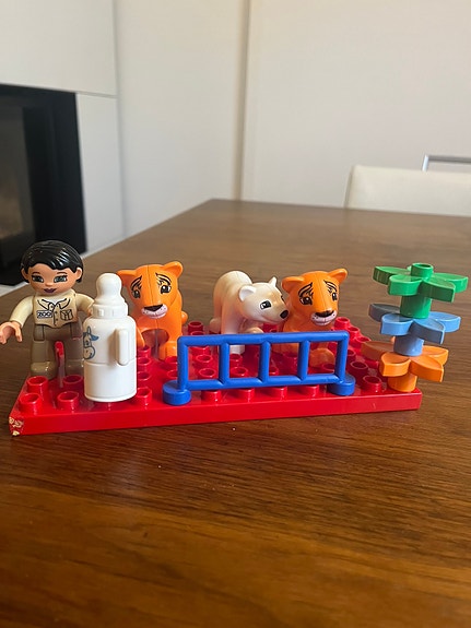 Lego duploja eläintarha zoo-teemalla