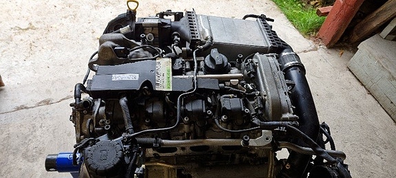 Mb c350e moottori