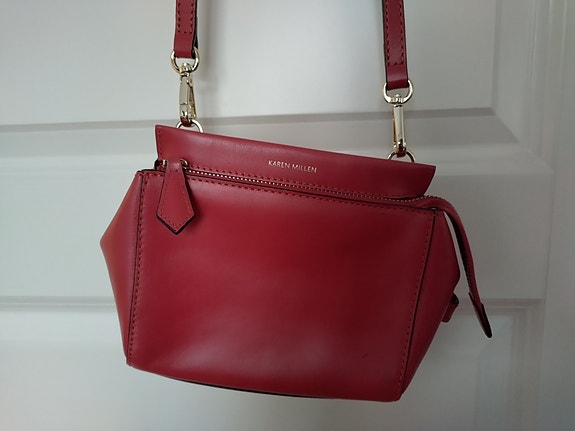 Karen Millen nahkalaukku