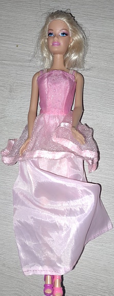 Barbie - hiukset leikattu