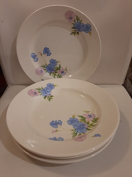 Vanhat lautaset