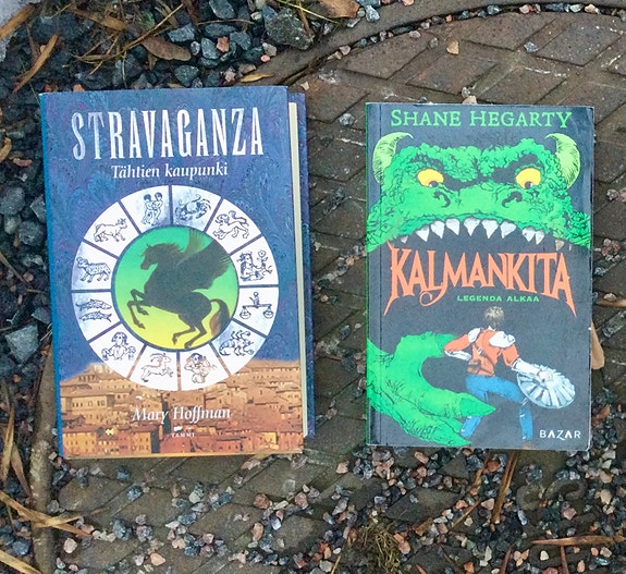 Fantasiakirjat: Stravaganza, Kalmankita, Taikavaras ja Lohikäärmeellä ratsastaja