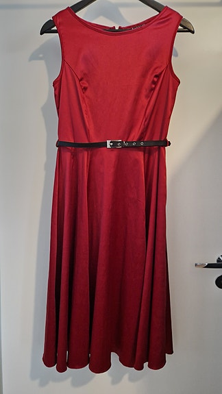 Lady Vintagen punainen mekko
